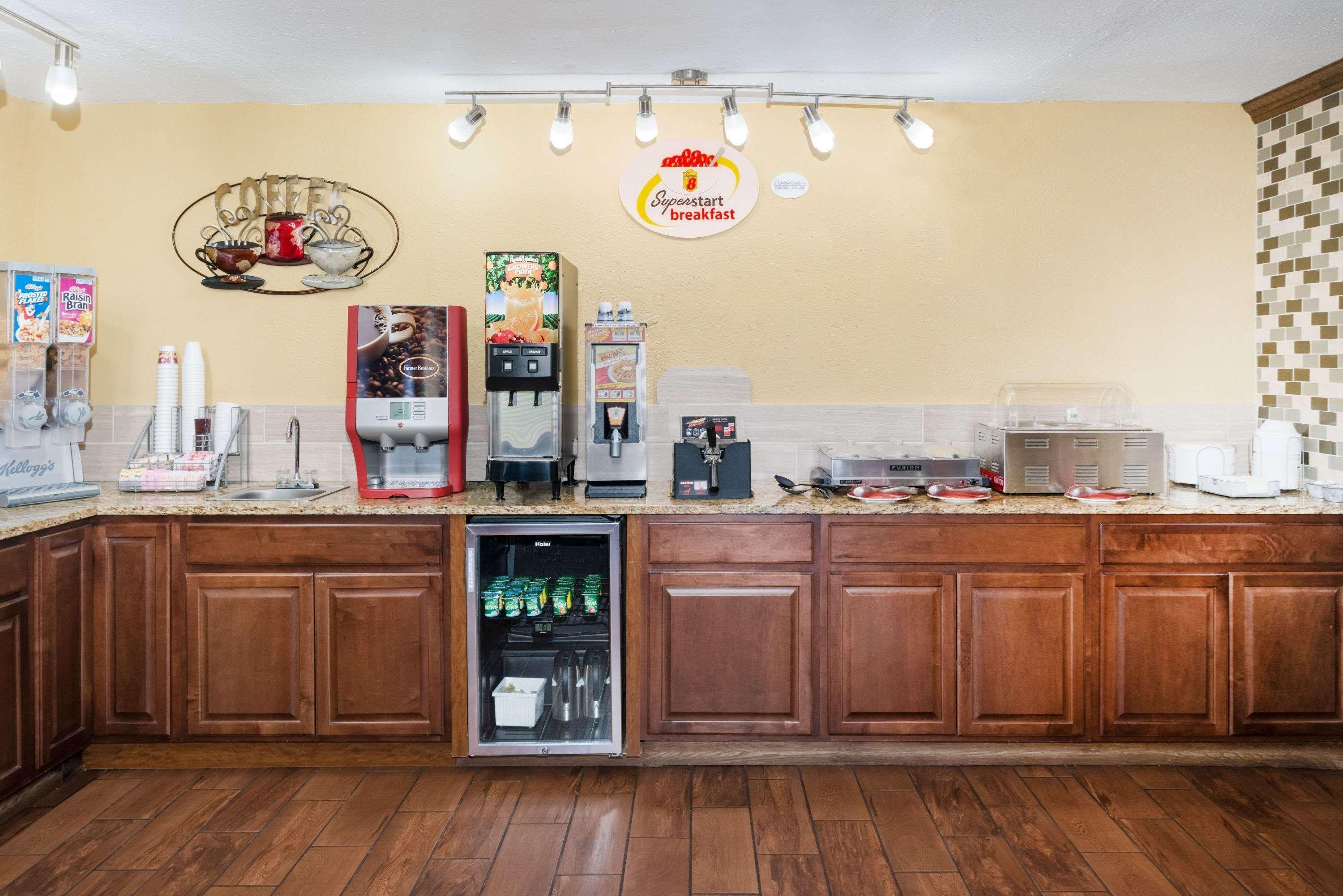 Super 8 By Wyndham Warrensburg Motel Ngoại thất bức ảnh